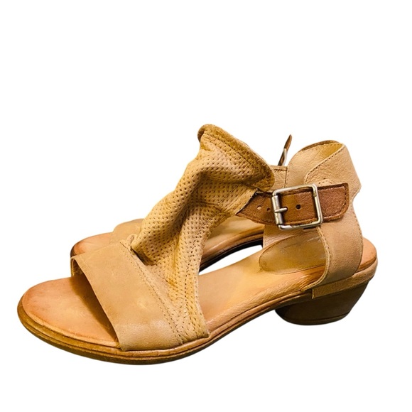 Miz Mooz Fiona Sandal Soft Leather Western - Picture 3 of 8